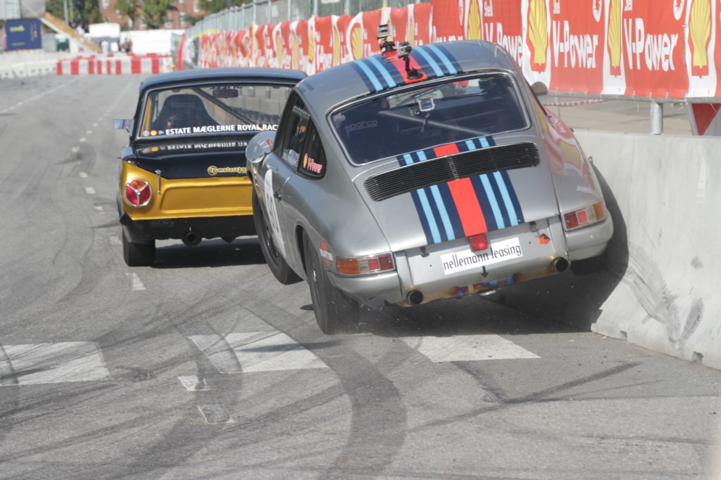 Andreas Rolner og Jan Magnussen vinder ved at bruge både vand- og lodrette flader - bilen blev ikke skadet
(Foto: Motorsporten.dk)